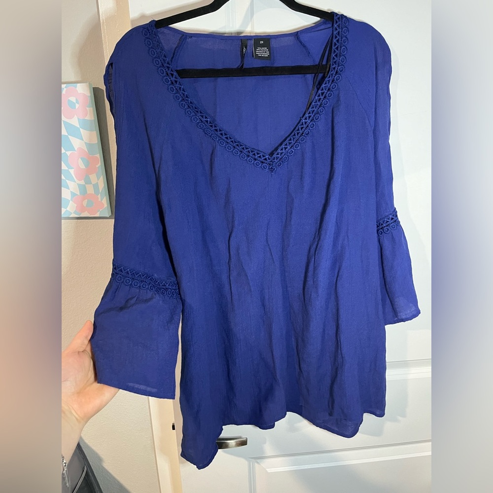 New Directions Curvy Collection Cobalt Blue 3/4 Sleeves Embroidery VCut Size 2XL